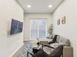 Chic 1BD Loft Near Sundance Square with Pool & Gym, Hotel in Fort Worth