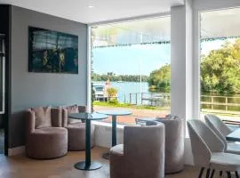 Amsterdam Lake Hotel