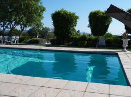 Cradle Mount Hotel, hotel v mestu Krugersdorp