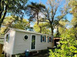 Chalet vakantiepark Kleine Belties 18, hotel v destinaci Hardenberg