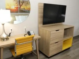 Days Inn & Suites by Wyndham San Antonio North/Stone Oak