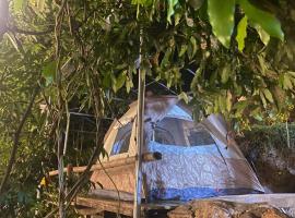 Suối Mơ Dốc Tình Glamping & Retreat, hotel in Buôn Lác