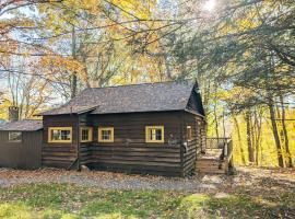 Rustic Retreat Fireplace, Casino, Camelback Close to everything!, hotell sihtkohas Mount Pocono