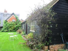 Hotel Foto: Fourpenny Cottage Barn