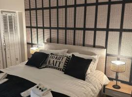 The Mayfair Lodge & Family Suite, hotel in Hartlepool