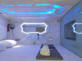 Shakti Capsule Jakarta, hotel in Mantaak