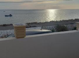 Maison 2 terrasses au bord de mer, ξενοδοχείο σε Sidi el Moujahed