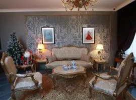 Royal Historical Boutique Hotel