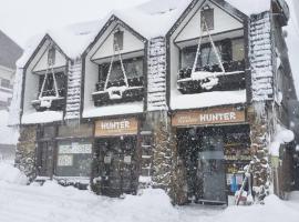 Hunter Lodge, hotel in Myoko