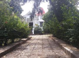 House Colonial Style, hotel v destinaci La Hatte