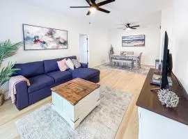 Modern and Comfy-2BR 2BA with pool access - ground floor, Near Outlets & Beaches