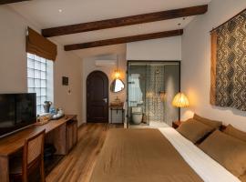 Phen Art House, Artistic Living in the Heart of Old Quarter, hôtel à Hanoï