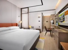 昆明西山希尔顿惠庭酒店