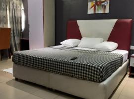Pulville Boulevard Hotel, hotel en Surulere
