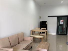 The nice5 House บ้านพักเดอะไนซ์ 5, ξενοδοχείο σε Udon