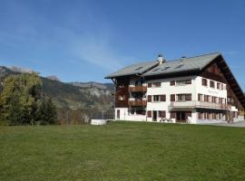 Centre de vacances Les Pieux, hotel in Crest-Voland