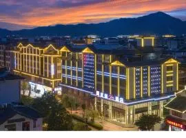 Lijiang Old Town Echarm Plus Hotel