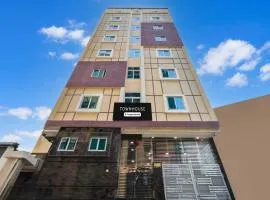 Super Townhouse Kokapet Near GAR