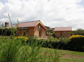 Wooden Cottage for 5 Near Lake Naivasha, Elwai Visitor Centre, hotel in Heni Village