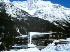 Hotel Canin