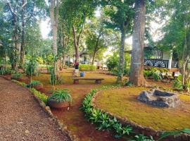 VANESSA'S GARDEN Restaurant & Bungalow, hotel in Phumĭ Anlóng Svay