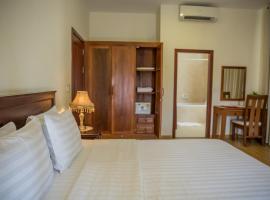 Фотографія готелю: La Residence Suites