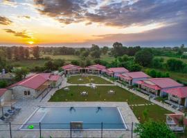 Aashiyana Luxury Cottages, ξενοδοχείο σε Khilchīpur