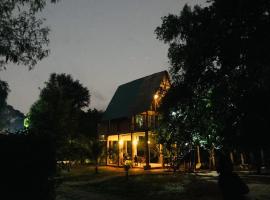 Habarana Tree House - Ivory cottage, hotell sihtkohas Habarana