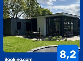 BadHoophuizen 6-per Bungalow Veluwemeer Trampoline, hotel v destinaci Hulshorst