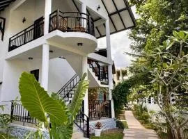 Mahaon surf hotel