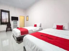RedDoorz Syariah at Wisma Seroja Indah Duri