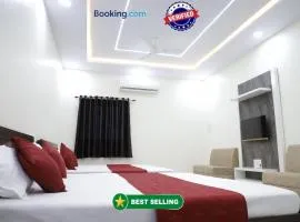 HOTEL JAG LAXMI PALACE prime location main road near mahakal temple and railway station