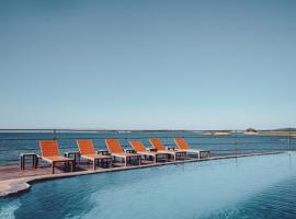 SAVEE BEACH RESORTS، فندق في سيافونغا