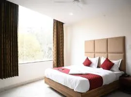 Yashobhoomi Inn - 500 mtr from Yashobhoomi Dwarka Gate no 6