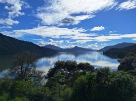 Vintage Caravans by the Sea，位于Whatanihi的酒店