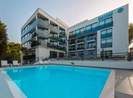 SeeSea Hotel
