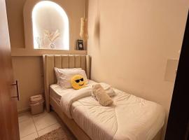 Adaz Homes, hotel in Dubai