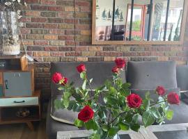 Liberté Room Chambre privée en colocation conviviale !, Hotel in Nanterre