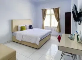 Urbanview Hotel Grand Seven One Kota