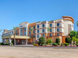Comfort Suites Glendale - State Farm Stadium Area, hotel v destinaci Glendale
