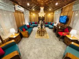 Shabistan Premium Houseboats
