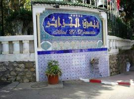 Hotel El Djazair: El Mouradia şehrinde bir otel
