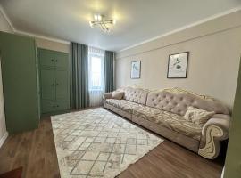 Апартаменты на Ворошилова, hotel in Ustʼ-Kamenogorsk