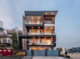 Hotel Florence I Business & Couple-Friendly I Near Artemis Hospital Gurgaon
