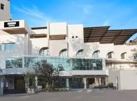 Palette by CheckIn Country Club Surat