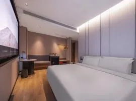 Atour Hotel Tianjin Wudadao Tonglou Subway Station