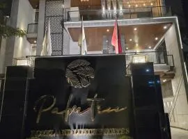 Palm tree suites