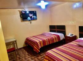 Hotel & Gemeloz, hotel a Acobamba
