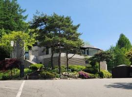 Yang Pyeong HOUSE OF MIND pension, hotel in Yangpyeong