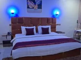 LINTOC HOTEL & SUITES